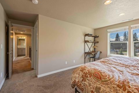 Tiny photo for 746 N Roundhouse Court, Sisters, OR 97759 (MLS # 220219537)