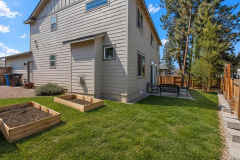 Tiny photo for 746 N Roundhouse Court, Sisters, OR 97759 (MLS # 220219537)