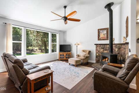 Tiny photo for 147853 Mabel Drive, La Pine, OR 97739 (MLS # 220226002)