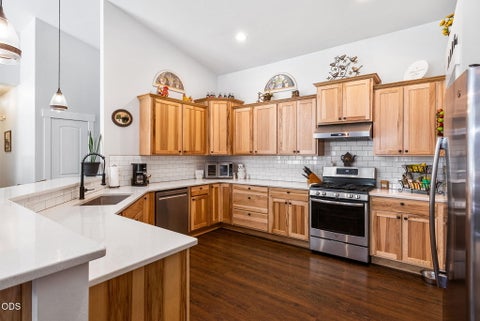 Tiny photo for 147853 Mabel Drive, La Pine, OR 97739 (MLS # 220226002)