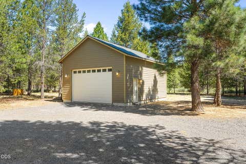 Tiny photo for 147853 Mabel Drive, La Pine, OR 97739 (MLS # 220226002)