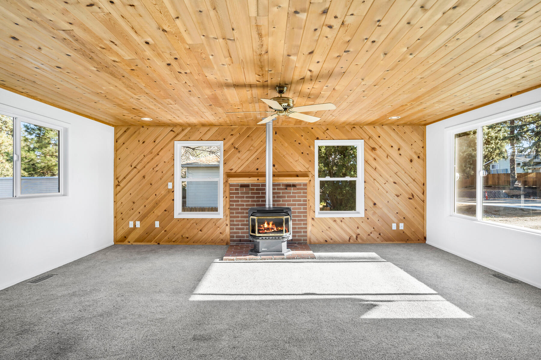 642 NE Franklin Avenue