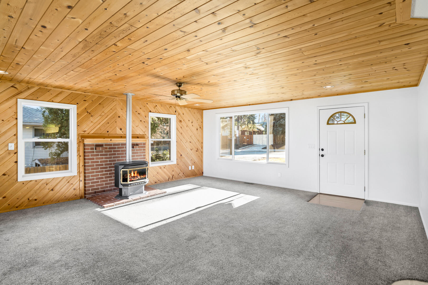 642 NE Franklin Avenue