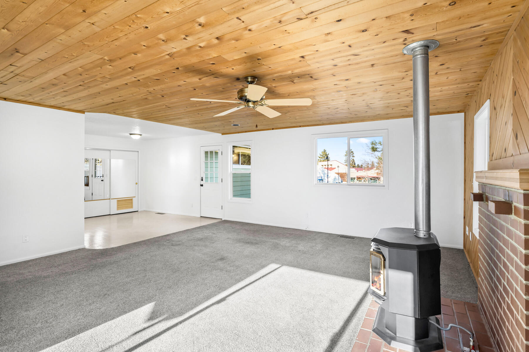 642 NE Franklin Avenue