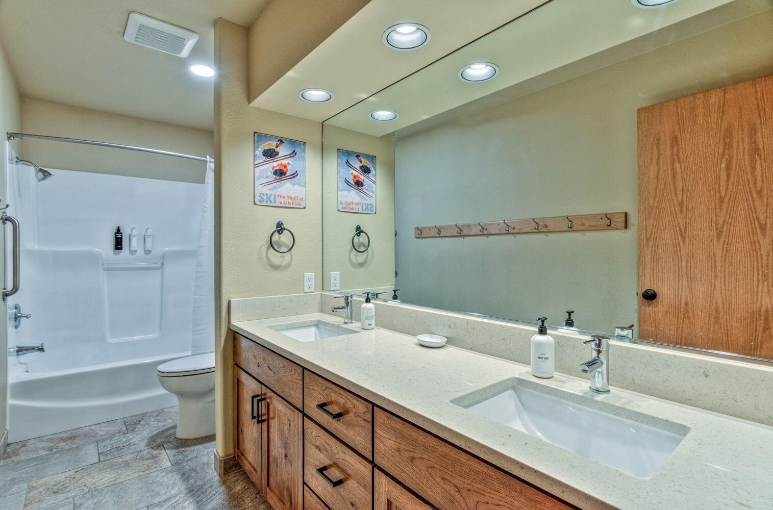 Fairway Point Villag - Residential