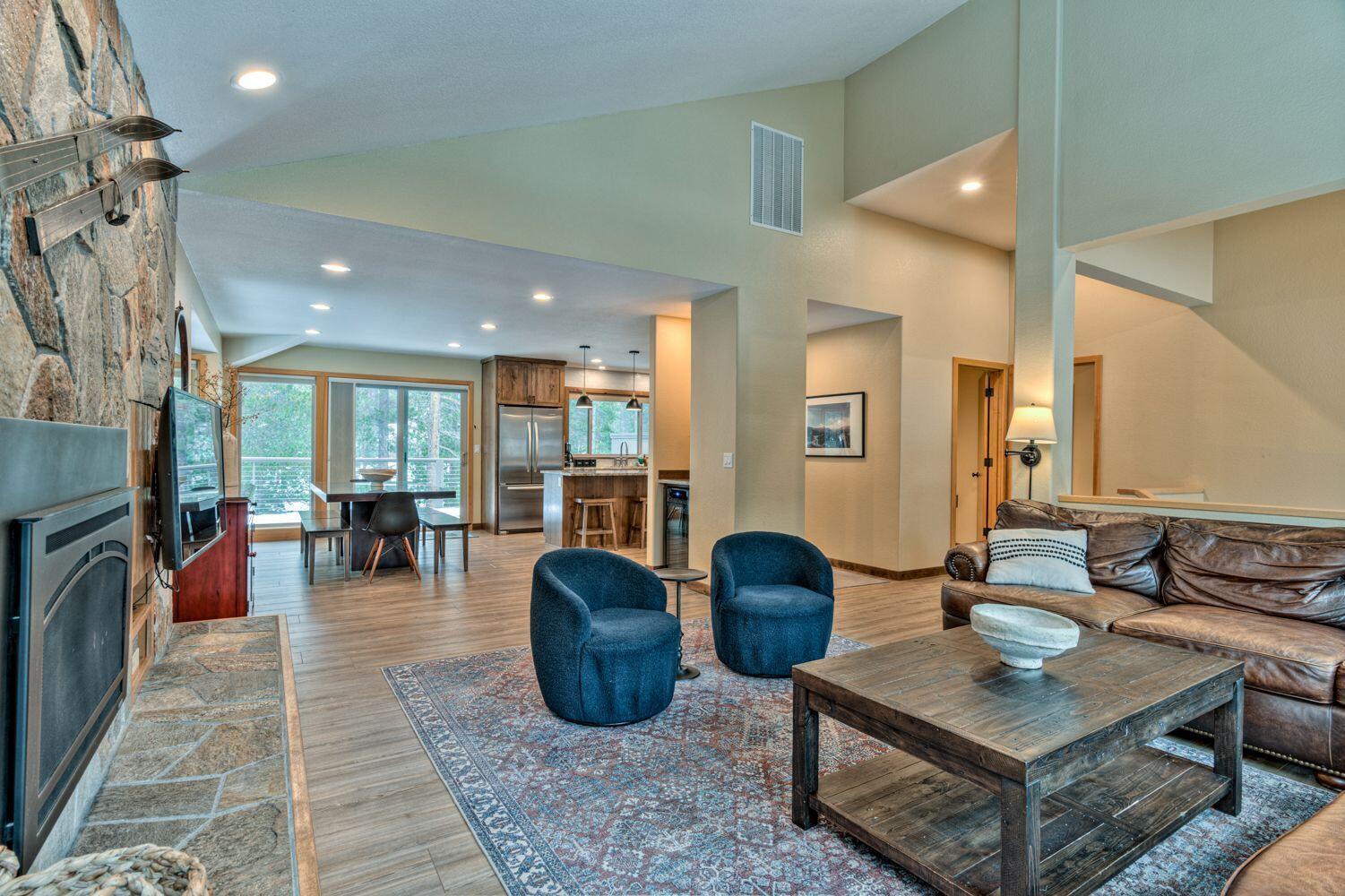 Fairway Point Villag - Residential