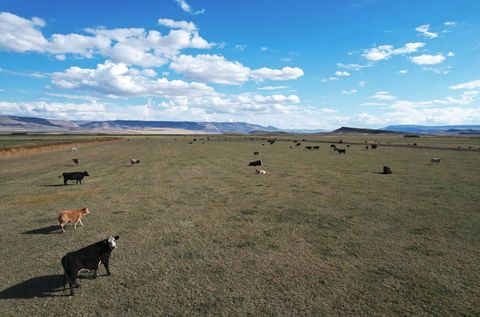 Tiny photo for 22566 Highway 140, Adel, OR 97620 (MLS # 220210443)