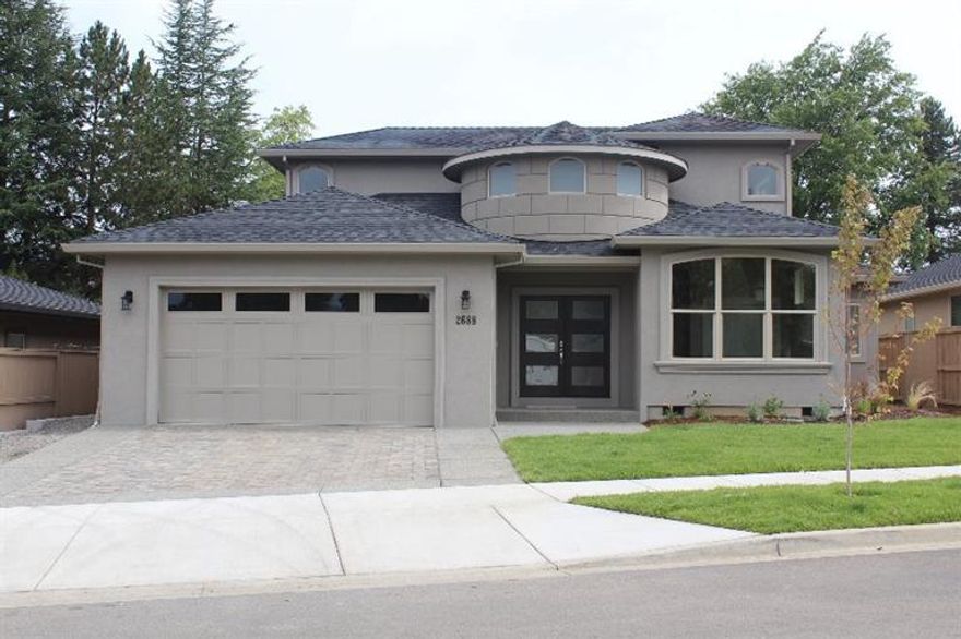 Stunning Chamberlain Home in solid East Medford location close to Lone Pine Elementary, Hedrick Middle, & North Medford High. Home has 2 bedrooms downstairs including master and two bedrooms upstairs. Beautiful open kitchen, tons of windows, gas fireplace, covered patio, and some of the nicest interior features!