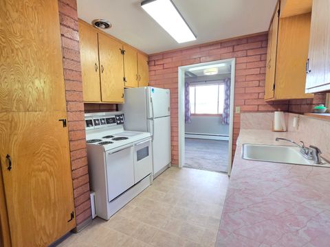 Tiny photo for 535 Pacific Terrace, Klamath Falls, OR 97601 (MLS # 220219524)