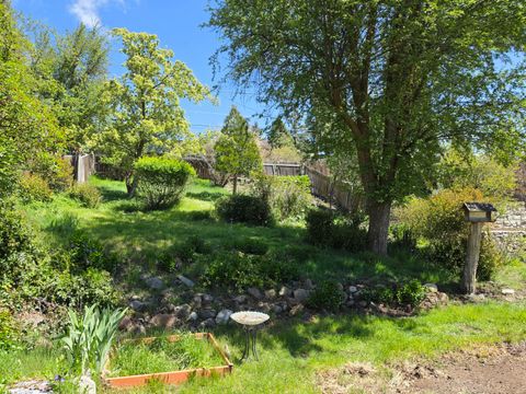 Tiny photo for 535 Pacific Terrace, Klamath Falls, OR 97601 (MLS # 220219524)