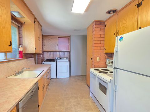 Tiny photo for 535 Pacific Terrace, Klamath Falls, OR 97601 (MLS # 220219524)