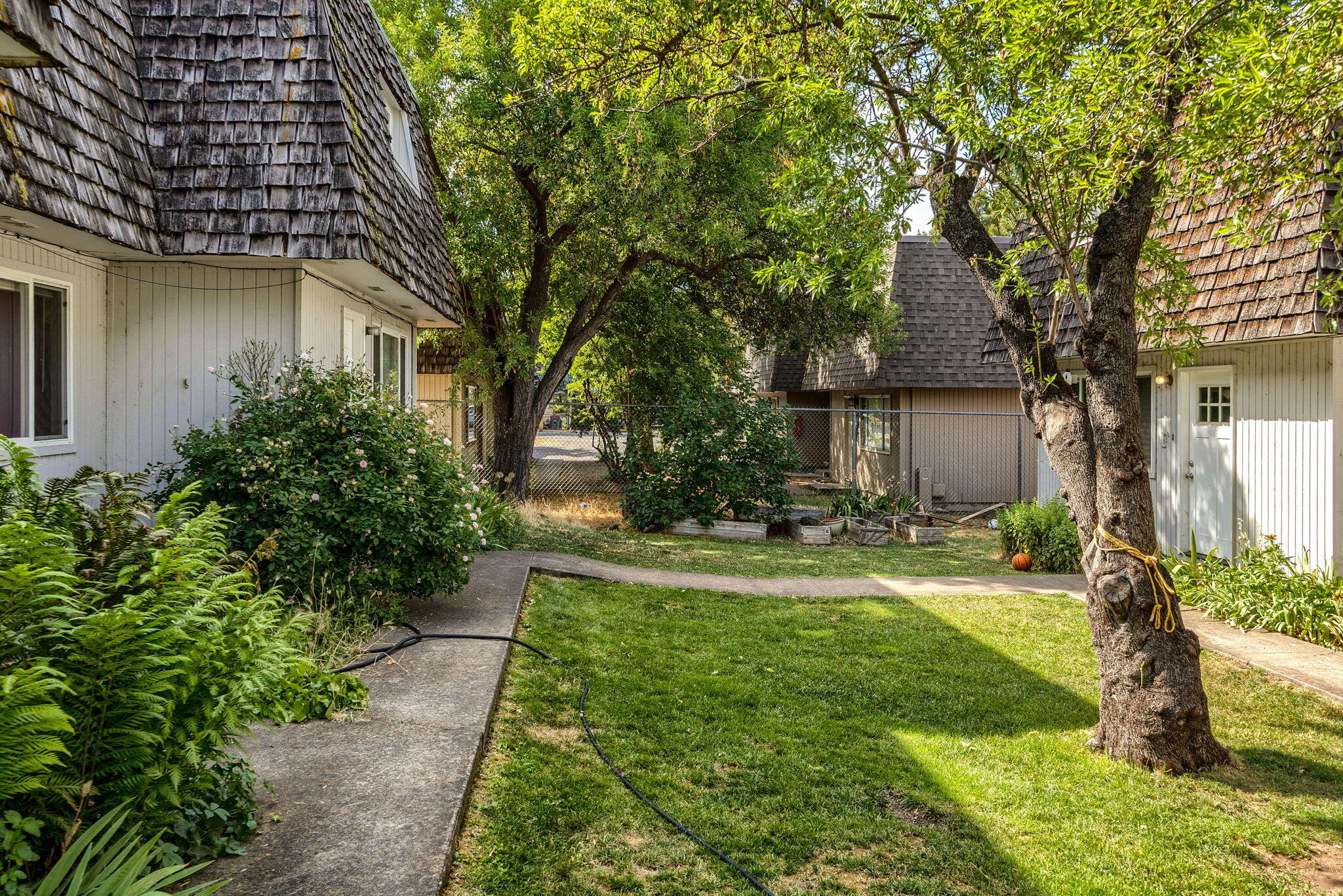 April Addition To The City Of Phoenix - Residential Income