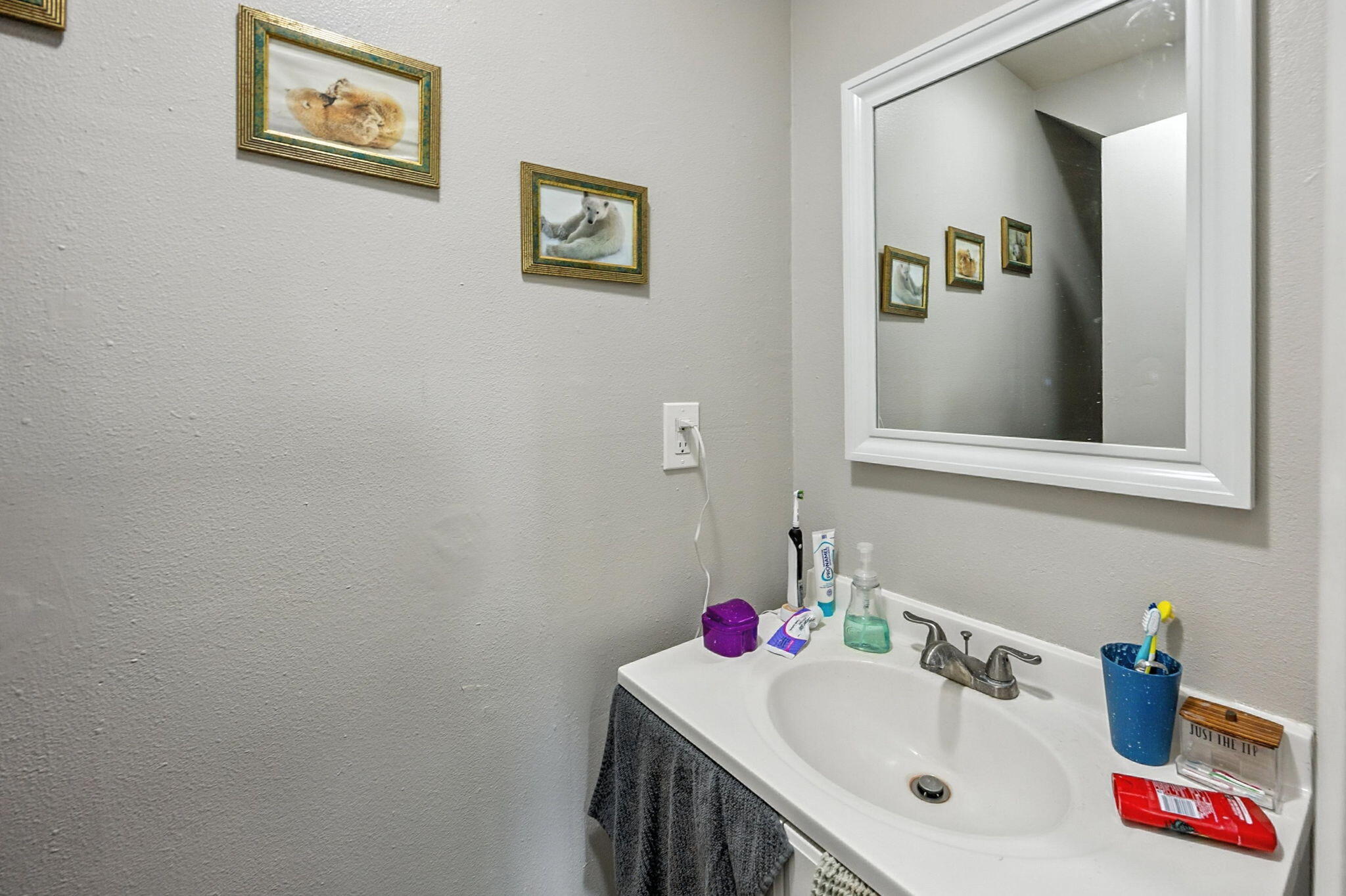 April Addition To The City Of Phoenix - Residential Income