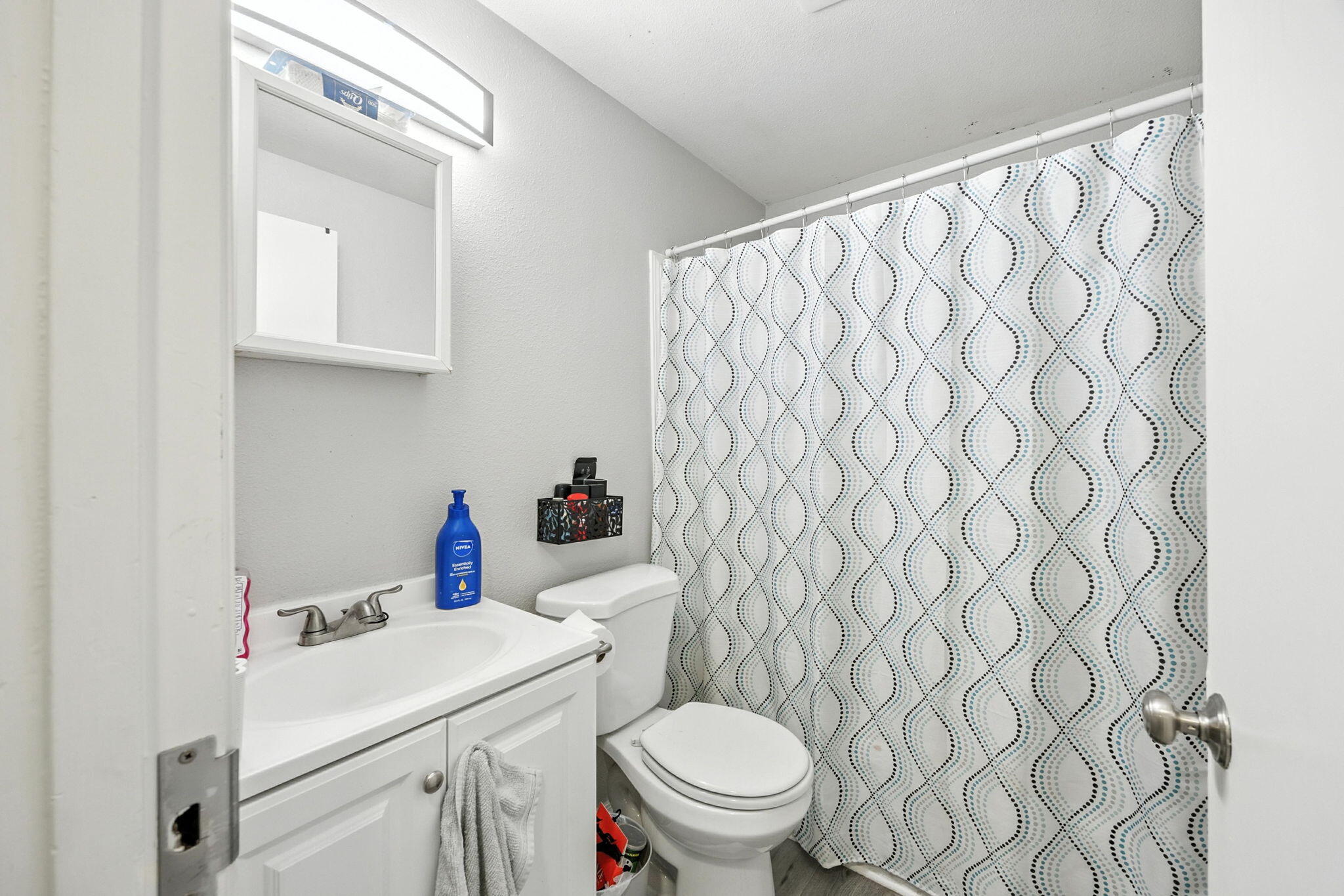 April Addition To The City Of Phoenix - Residential Income