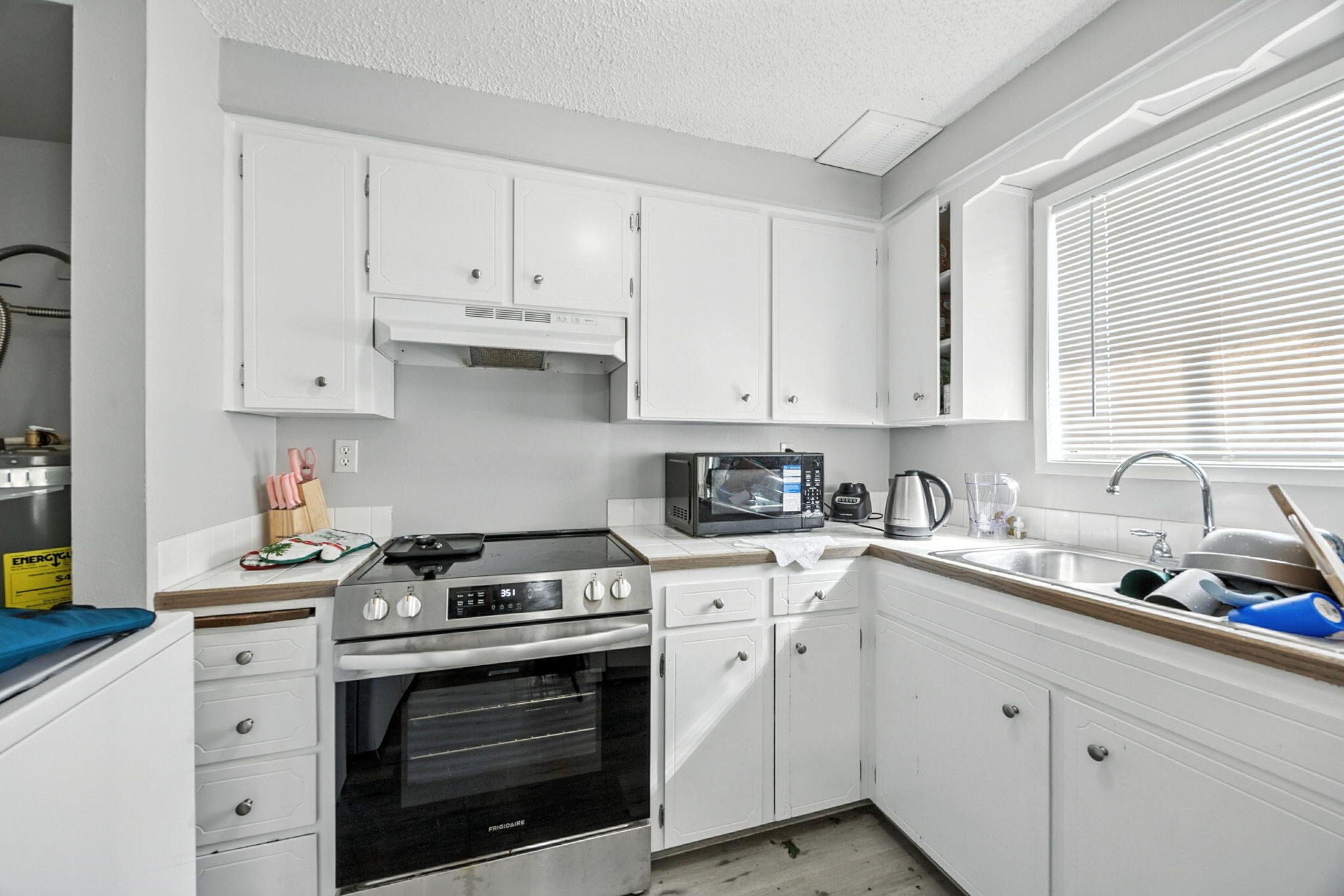 April Addition To The City Of Phoenix - Residential Income