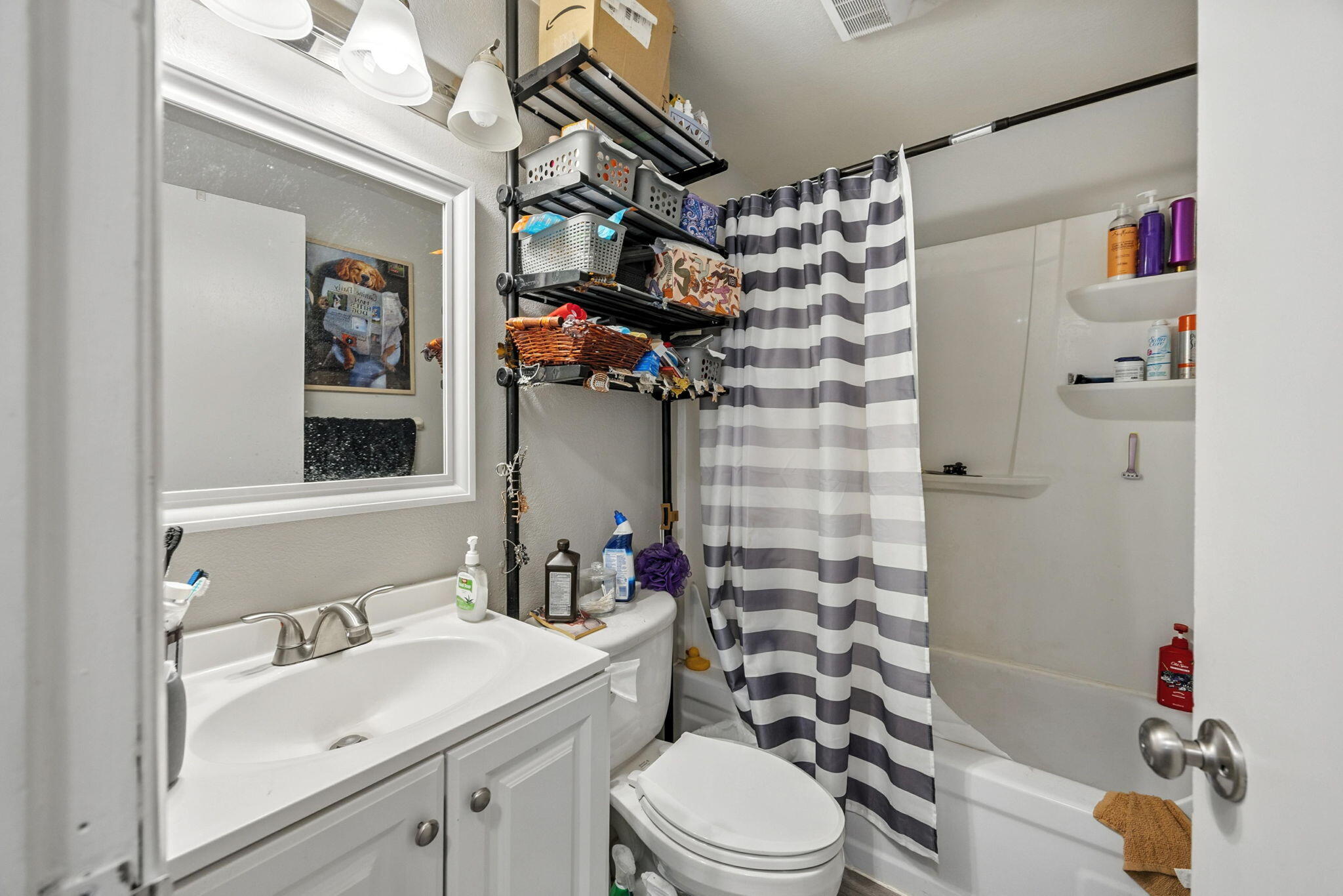 April Addition To The City Of Phoenix - Residential Income