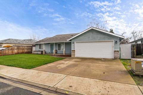 Tiny photo for 1204 Heather Lane, Central Point, OR 97502 (MLS # 220215622)
