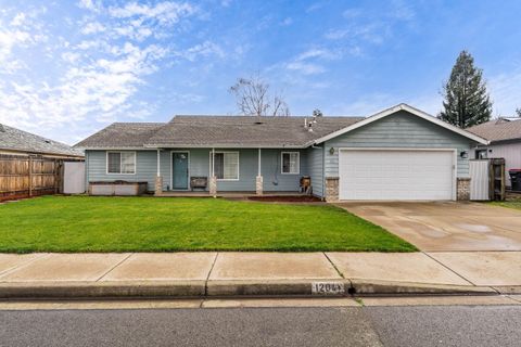 Tiny photo for 1204 Heather Lane, Central Point, OR 97502 (MLS # 220215622)