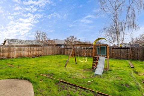 Tiny photo for 1204 Heather Lane, Central Point, OR 97502 (MLS # 220215622)