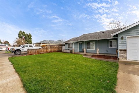 Tiny photo for 1204 Heather Lane, Central Point, OR 97502 (MLS # 220215622)