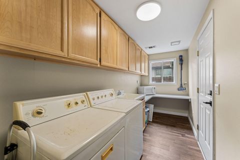 Tiny photo for 1204 Heather Lane, Central Point, OR 97502 (MLS # 220215622)