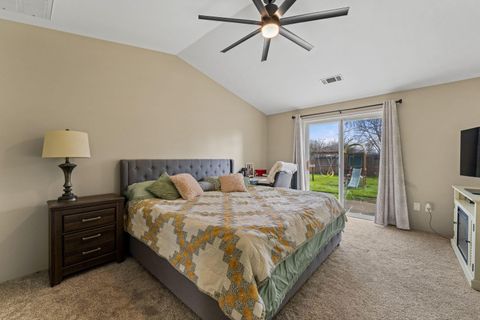 Tiny photo for 1204 Heather Lane, Central Point, OR 97502 (MLS # 220215622)