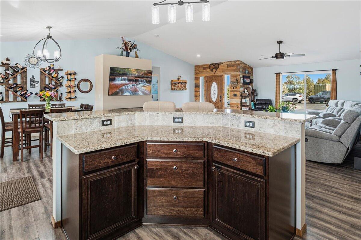 9588 SW Copper Road