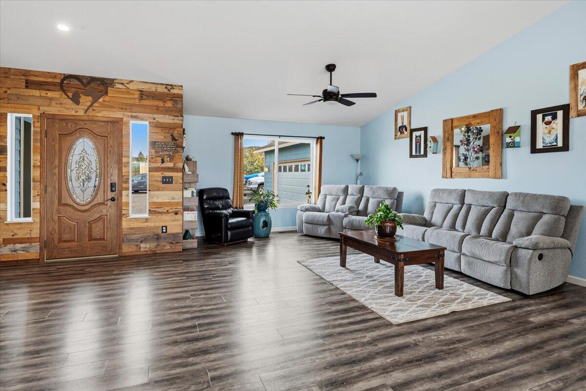9588 SW Copper Road