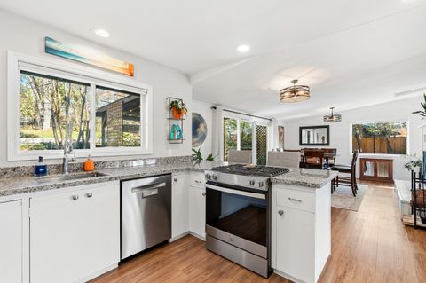 Tiny photo for 2241 Dellwood Avenue, Medford, OR 97504 (MLS # 220212035)