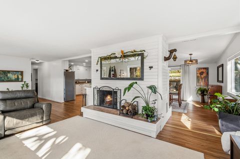 Tiny photo for 2241 Dellwood Avenue, Medford, OR 97504 (MLS # 220212035)