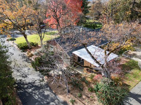 Tiny photo for 2241 Dellwood Avenue, Medford, OR 97504 (MLS # 220212035)