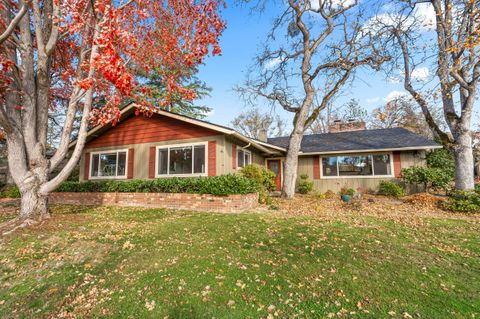 Tiny photo for 2241 Dellwood Avenue, Medford, OR 97504 (MLS # 220212035)