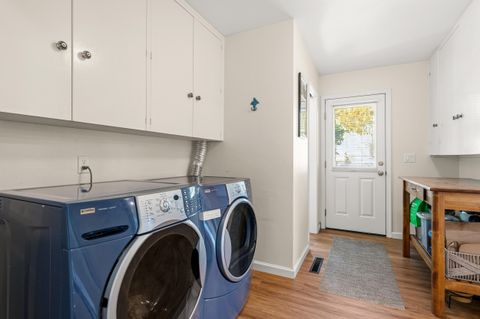 Tiny photo for 2241 Dellwood Avenue, Medford, OR 97504 (MLS # 220212035)