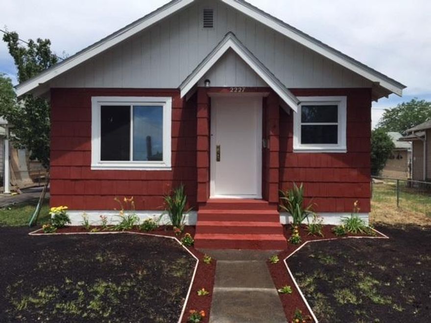 Adorable 3 Bedroom 1 Bath Home. A Great Opportunity For First Time Home Buyers. Home Offers A Newer 40 Year Roof, Dual Pane Vinyl Windows, Updated Electrical Panel. New Water Heater, New Stove, New Bathroom Vanity, Sink, Faucet And Supply Lines. New Toilet And Tile Surround. The Oversized Kitchen Offers A New Stove, New Sink, New Tile Counter Tops And New Hardware. Home Also Has New Lighting, Flooring And Blinds Throughout. Don't Miss This One! Seller Is A Licensed Oregon Broker.