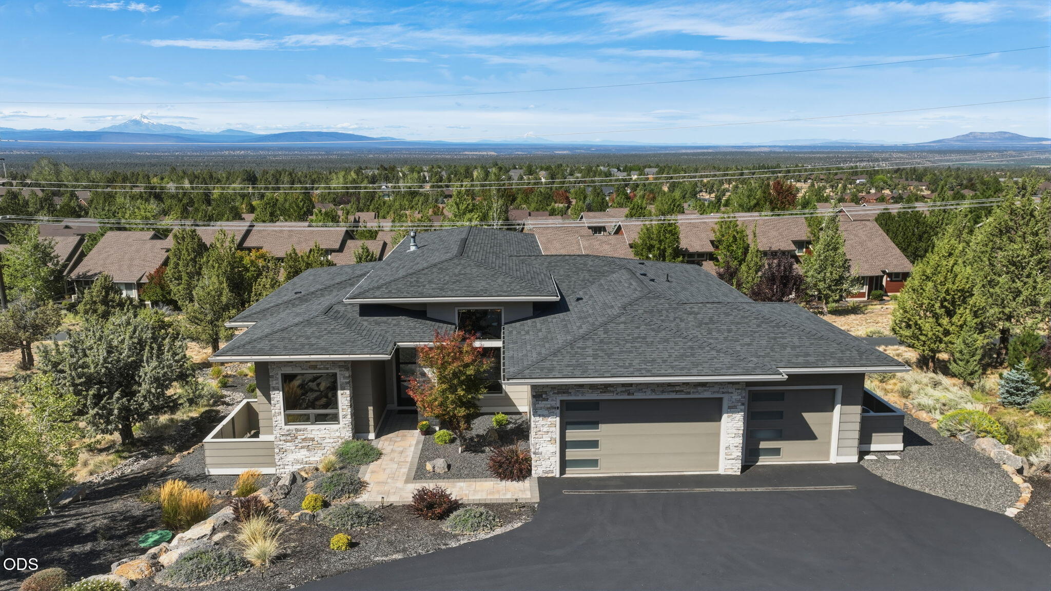883 Highland View Loop