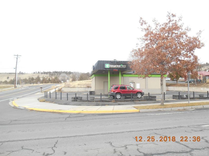 Perfect retail location in North Madras. Easy access off of Highway 26. Close to Safeway, McDonalds, Subway, Human Bean and Ahern's. Currently leased for a few more years. Enjoy the lease income while you plan the next steps. Locations like this are hard to find. Act now so you don't miss out.