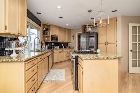 Tiny photo for 2739 Wilkshire Drive, Medford, OR 97504 (MLS # 220220157)