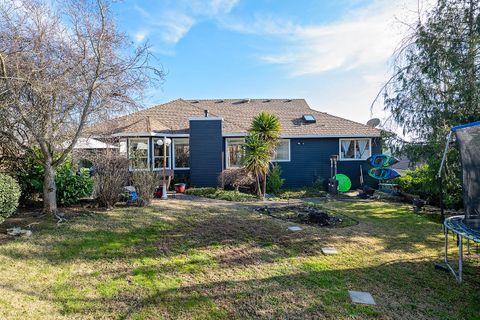Tiny photo for 2739 Wilkshire Drive, Medford, OR 97504 (MLS # 220220157)