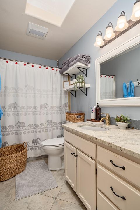 Tiny photo for 2739 Wilkshire Drive, Medford, OR 97504 (MLS # 220220157)