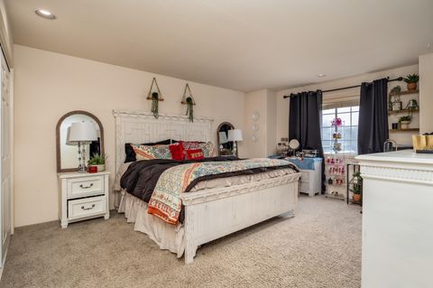 Tiny photo for 2739 Wilkshire Drive, Medford, OR 97504 (MLS # 220220157)