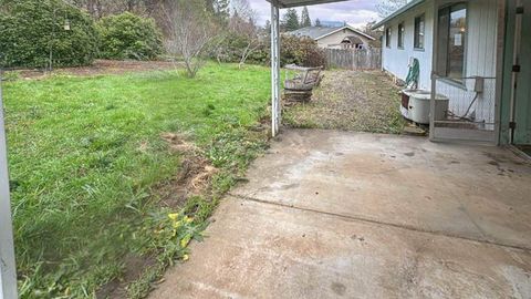 Tiny photo for 1023 NE Primrose Place, Grants Pass, OR 97526 (MLS # 220212771)