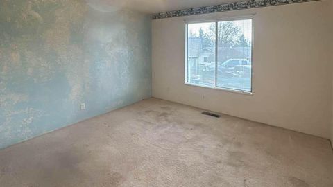 Tiny photo for 1023 NE Primrose Place, Grants Pass, OR 97526 (MLS # 220212771)