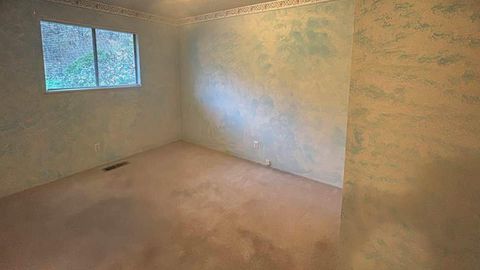 Tiny photo for 1023 NE Primrose Place, Grants Pass, OR 97526 (MLS # 220212771)