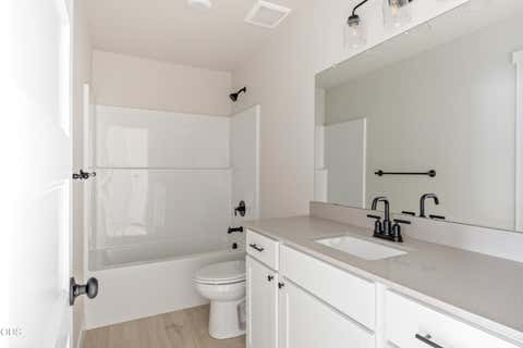 Tiny photo for 1172 NW Fairway Road #148, Madras, OR 97741 (MLS # 220223907)