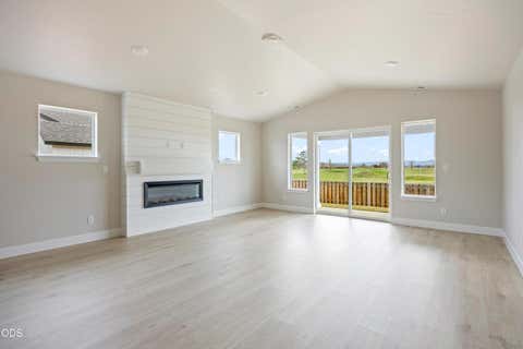 Tiny photo for 1172 NW Fairway Road #148, Madras, OR 97741 (MLS # 220223907)