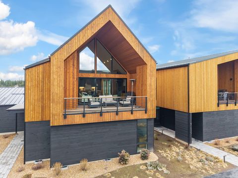 61254 Meeks Trail Bend OR 97702