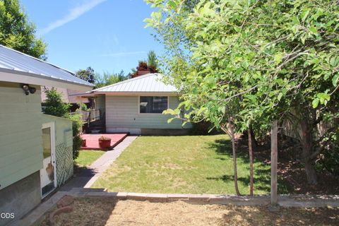 Tiny photo for 1221 N Eldorado Avenue, Klamath Falls, OR 97601 (MLS # 220223148)