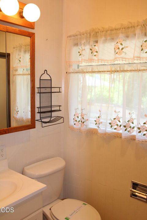 Tiny photo for 1221 N Eldorado Avenue, Klamath Falls, OR 97601 (MLS # 220223148)