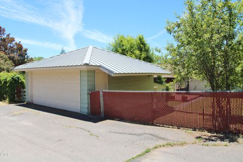 Tiny photo for 1221 N Eldorado Avenue, Klamath Falls, OR 97601 (MLS # 220223148)