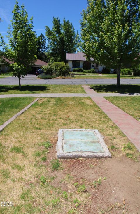 Tiny photo for 1221 N Eldorado Avenue, Klamath Falls, OR 97601 (MLS # 220223148)